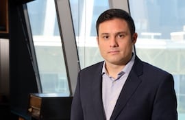 Juan Gustale, presidente de ueno bank, que continúa con el firme compromiso de apostar al desarrollo de diversos sectores.