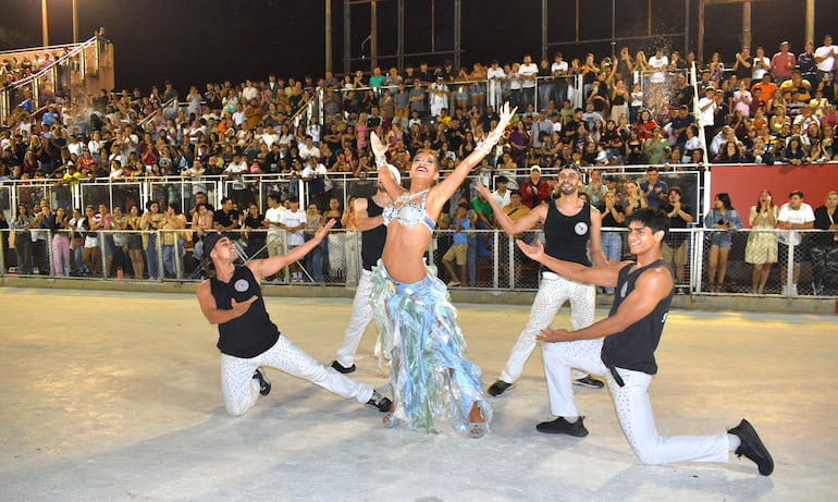 Carnaval Encarnaceno: miles de personas disfrutaron del ensayo de la gran fiesta