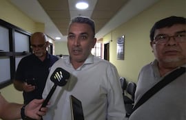 Rafael Resquin, Silvio Piris y Gabriel Espínola, representantes del sector docente, en el marco del debate sobre la reforma de la Caja Fiscal.