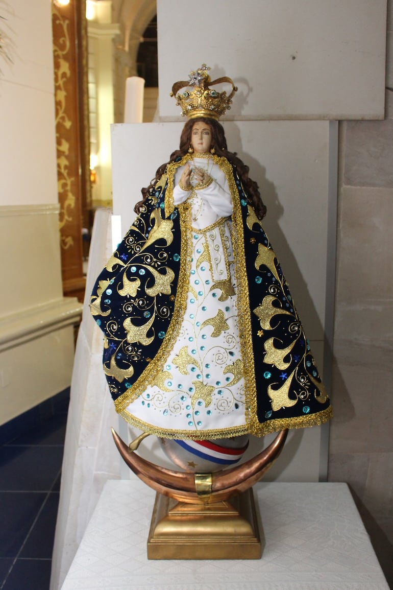 La imagen original de la Virgen de los Milagros de Caacupé.