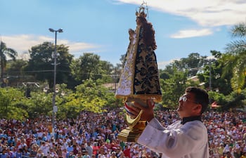 La feligresía católica está convocada hoy en la Villa Serrana para honrar a la Virgen de Caacupé.