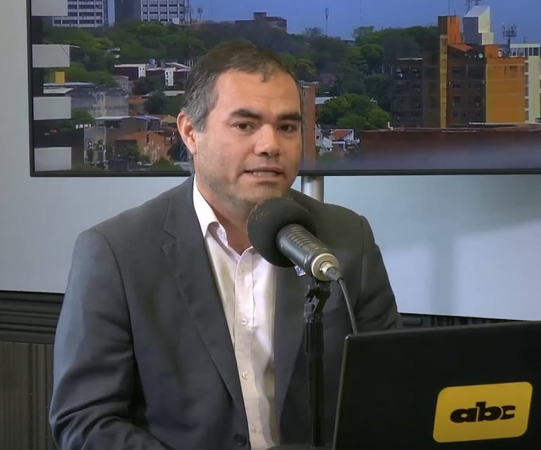 Eduardo Mingo , meteorólogo, meteorología