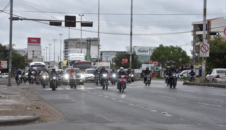 Muchos trabajadores optaron por trasladarse en plataformas y principalmente en motocicletas.