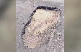 Bache en la pista del Aeropuerto Internacional Silvio Pettirossi.