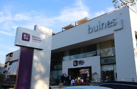 La Bolsa de Valores de Asunción celebra en la fecha la primera negociación que dio inicio al mercado de capitales en Paraguay con la participación de 9 empresas emisoras