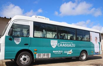 EL moderno bus adquirido por la Gobernación de Caaguazú para el traslado de pacientes oncológicos de la región.