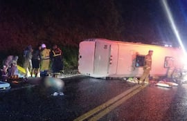 Brasil accidente minibus paraguayos