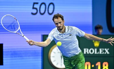 El ruso Daniil Medvedev, sembrado 1 del torneo de Dubái, quedó eliminado ayer de la competencia.