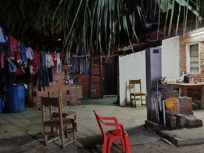 En este domicilio ubicado en Mariano Roque Alonso se encontró a una mujer herida con un disparo de arma de fuego en el pecho que le produjo su muerte.