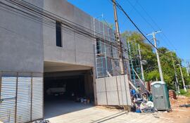 La obra en donde el trabajador pintor, recibió una fuerte descarga eléctrica y sufrió quemaduras de segundo grado en los brazos.