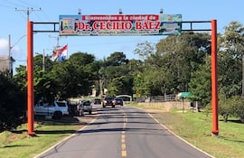 Entrada al distrito de Cecilio Báez, donde ocurrió la caída mortal del niño de 8 años.