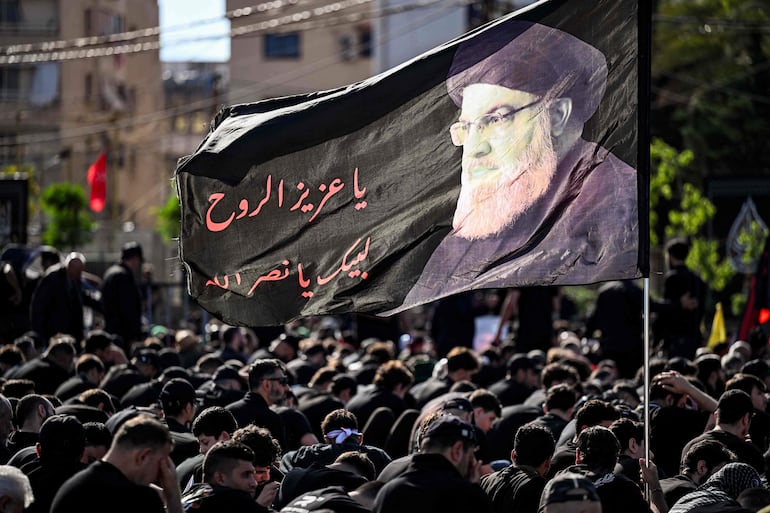 Musulmanes chiitas rinden tributo al fallecido líder de Hezbolá, Hassan Nasrallah, en Beirut. (archivo)