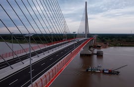 Puente Héroes del Chaco.