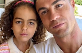 Cristiano Ronaldo y su hija Alana Martina, quien hoy está de cumpleaños.