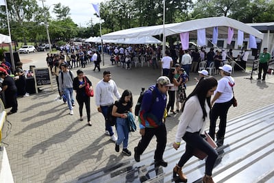 Miles de personas acudieron a la feria de empleo que ofrecía 2.800 vacancias.