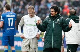 El nuevo entrenador de Libertad, Nelson Haedo Valdez en su etapa dirigiendo al Werder Bremen de Alemania.
