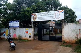 Acceso a la Escuela Elisa Alicia Linch, de Pedro Juan Caballero.