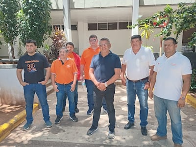 Representantes del Sindicato de Obreros y Empleados (Sinoema).
