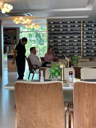 Eddie Jara y Johana Vega en el hotel Bissini.