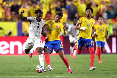 Fatawu Issahaku de Ghana y Richard Rios de Colombia disputan el balón en el úlltimo juego de la fase de 16 del Mundial 2026, que lo ganaron los sudamericanos.
AFP
