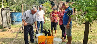 El acceso a servicios básicos como el agua potable, una de las carencias que siguen afectando a cientos de ciudadanos