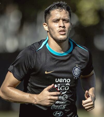 Alex Fernando Franco Zayas (23 años), mediocampista central de Olimpia.