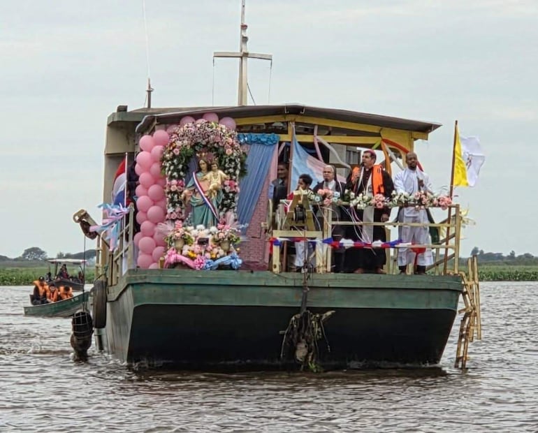Procesion nautica en honor a Maria Auxiliadora, Fuerte Olimpo
