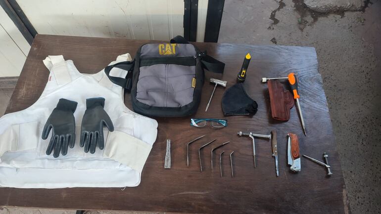 Elementos incautados en poder del detenido.