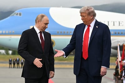Encuentro entre el presidente de Rusia, Vladímir Putin, y su par estadounidense Donald Trump, durante la cumbre en Alaska.
