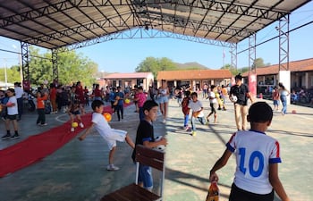 Grupo de niños jugando