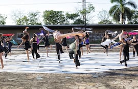 Imagen de la clausura del taller de Danza Contemporánea realizado en el Sitio de Memoria y Centro Cultural 1A-Ycuá Bolaños, durante el año pasado.