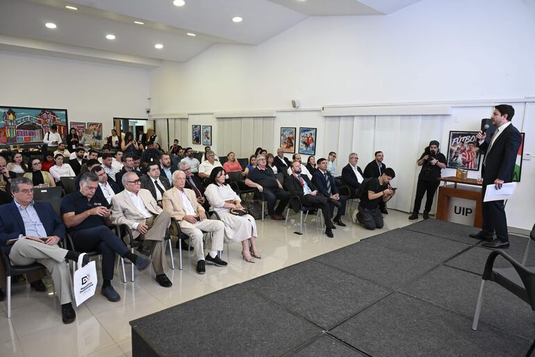 Raúl Valdés, presidente de CAPPRO, disertó sobre "Del grano al futuro: la agroindustria como motor de valor y sostenibilidad para el Paraguay".