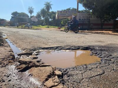 Bache ubicado en la calle Campo Vía. La profundidad se encuentra tapada por agua.