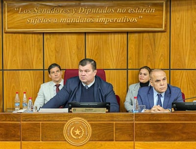 Dionisio Amarilla, senador liberocartista y el titular del Senado, Basilio Núñez (ANR, HC).