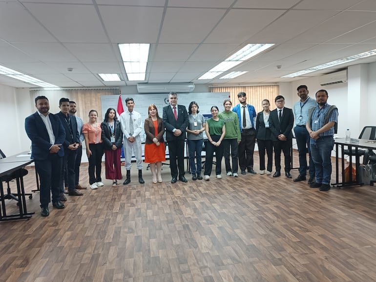 Representantes de estudiantes de diferentes puntos del país se reunieron con el ministro de Educación, Nicolás Zárate.