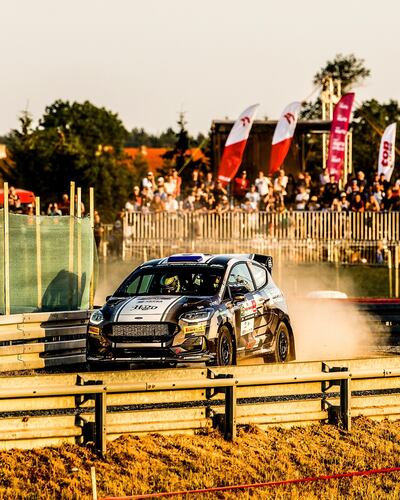 Muy buena primera etapa de Diego Domínguez en el Rally de Polonia, donde está segundo.