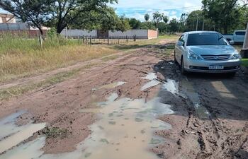 Lluvia trae alivio en el campo y evidencia calles en mal estado en la ciudad de San Pedro de Ycuamandyyú