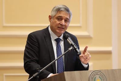 AME9715. ASUNCIÓN (PARAGUAY), 08/06/2026.- El ministro de Educación y Ciencias de Paraguay, Luis Ramírez, habla durante el lanzamiento del programa para dotar de internet a las escuelas del país a través del servicio Starlink, del magnate tecnológico Elon Musk, este lunes en Asunción (Paraguay). EFE/ Juan Pablo Pino