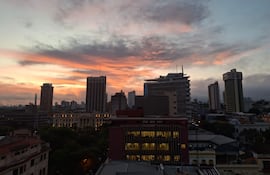 Amanecer en el centro de Asunción.