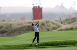 Michael Kim, triunfador de la primera jornada del DP World Tour que se celebra en Dubái.