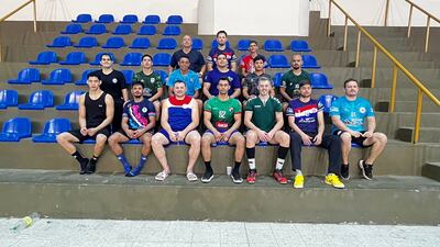 Jugadores de la selección paraguaya de hándbol luego de una de sus últimas prácticas, previas al Sur Centro de Buenos Aires.