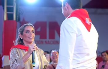 Leticia Ocampos y Santiago Peña.