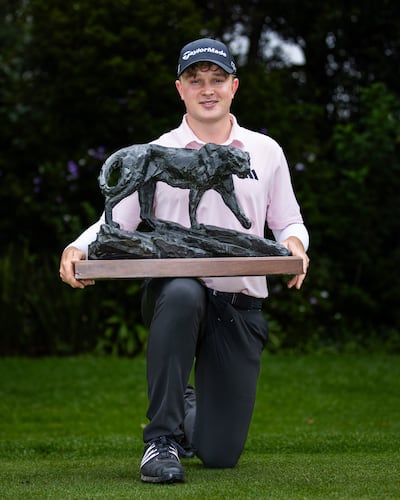 Jayden Schaper crece con títulos en golf.