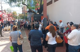 Funcionarios harán reuniones permanentes hasta percibir el salario que les corresponde.