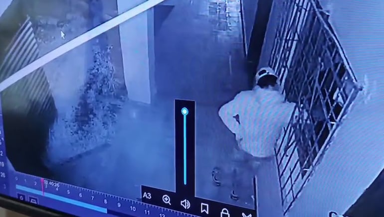 Imágenes de circuito cerrado del momento del hurto.