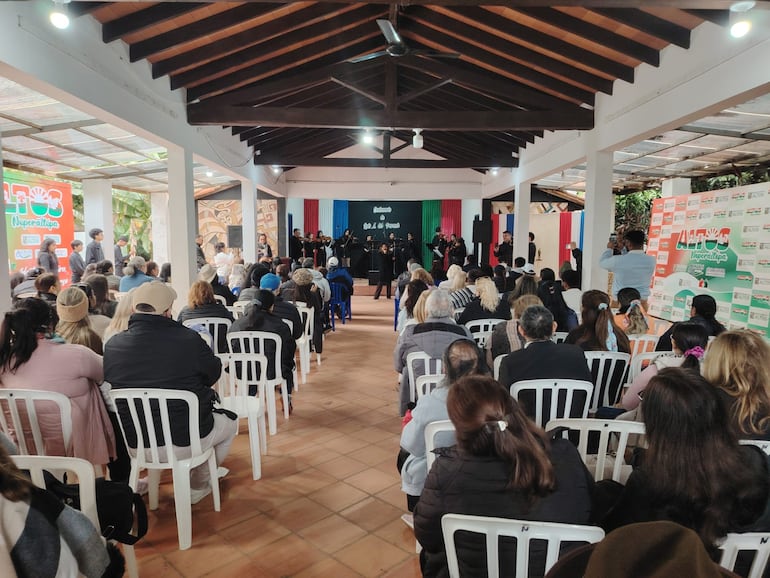 Se tuvo una importante concurrencia en el homenaje a Luis Alberto en el Centro Cultural.