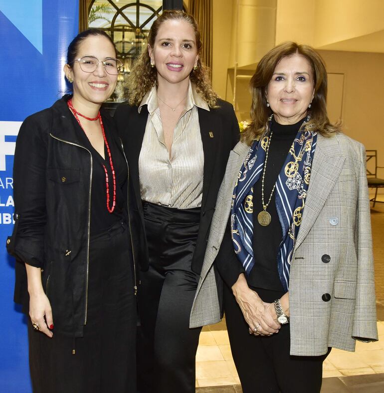 Andrea Vázquez, María del Mar Leguizamón y Techi Velilla.