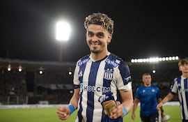 El delantero paraguayo, Ronaldo Iván Martínez Rolón (30 años), seguirá su carrera deportivo en Vélez Sarsfield de l fútbol argentino.