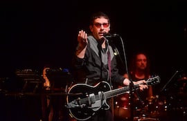 Lisandro Aristimuño se presentó por primera vez en Paraguay, generando una gran complicidad con el público.