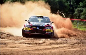 Gustavo Saba, entre los pilotos, y Germán Maune, entre los copilotos, fueron los campeones nacionales de 2024, en la tracción total, luego de las siete fechas.